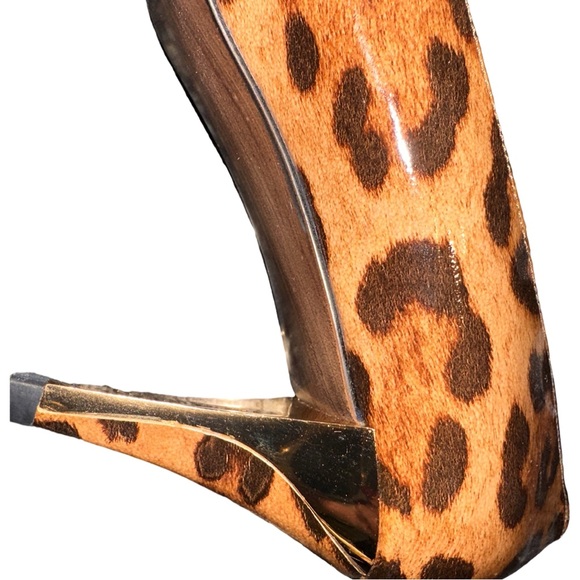 Stuart Weitzman Leopard Patent Heeled Pumps - Picture 6 of 11